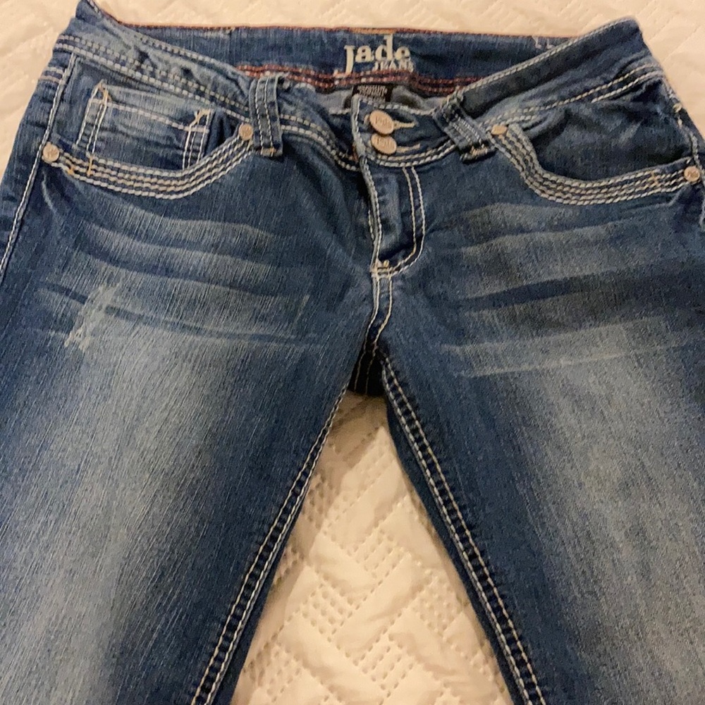 Jade Jeans 7/8 distressed in like new condition - Picture 5 of 10